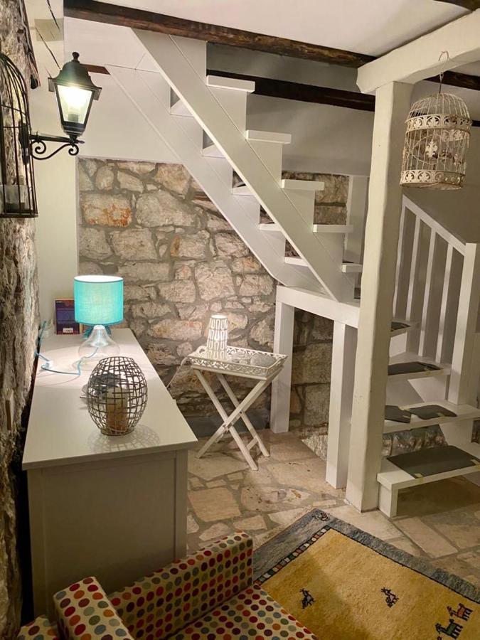 Steinhaus Mit Terrasse Apartamento Rovinj Exterior foto