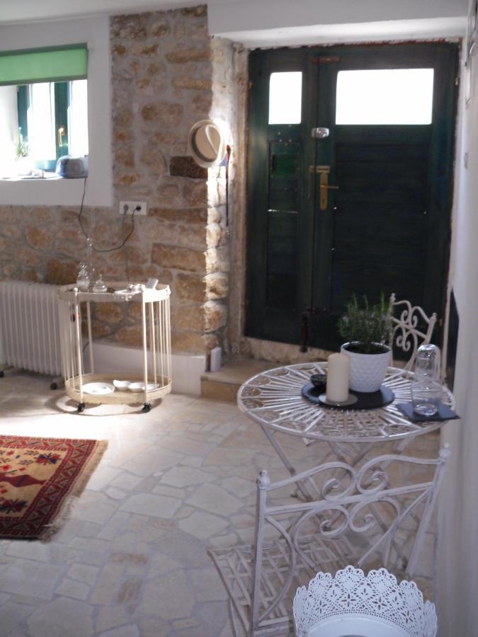 Steinhaus Mit Terrasse Apartamento Rovinj Exterior foto